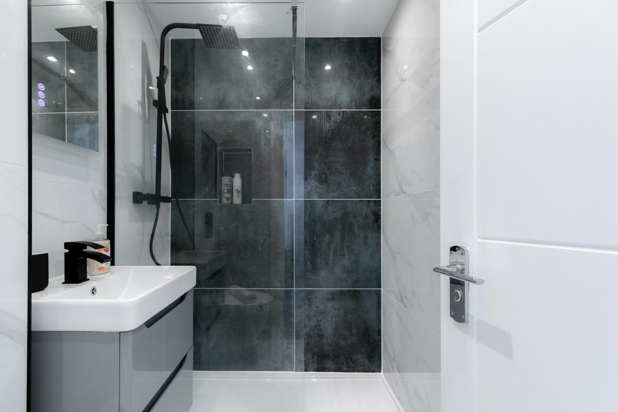 Comfortable Apartments Near Harrods Лондон Екстер'єр фото
